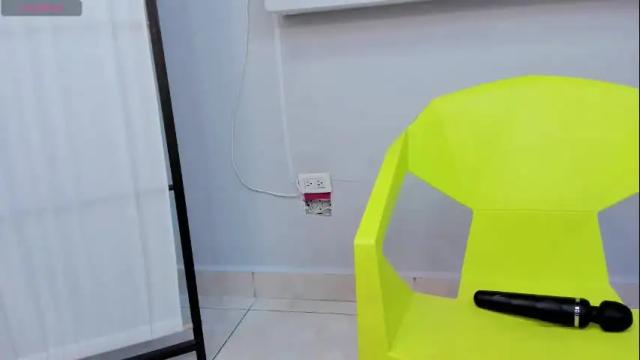 Image 3 of zoe_deluxe Stream on Chaturbate on 16 days ago