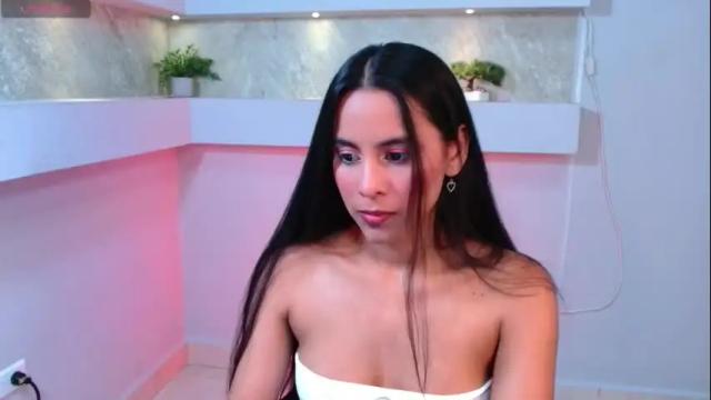Image 3 of zoe_deluxe Stream on Chaturbate on 12 days ago