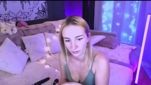 Image 2 of zoe_dooll Stream on Chaturbate on 16 months ago