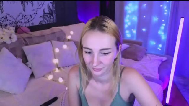 Image 7 of zoe_dooll Stream on Chaturbate on 16 months ago