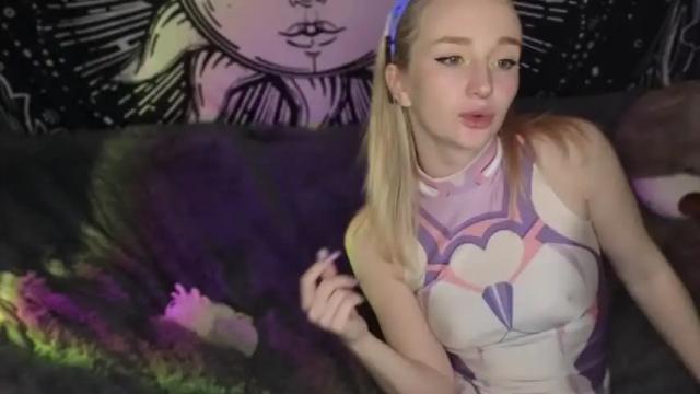 Image 11 of zoe_dooll Stream on Chaturbate on 20 months ago