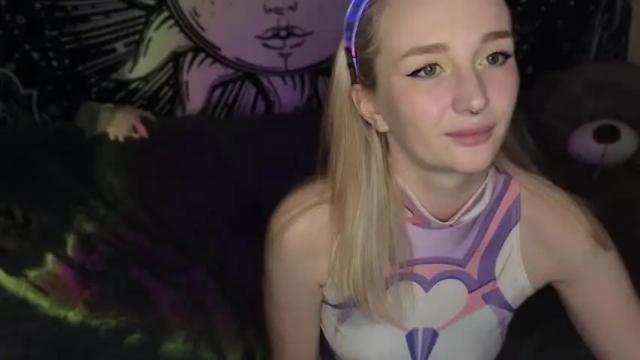 Image 4 of zoe_dooll Stream on Chaturbate on 20 months ago