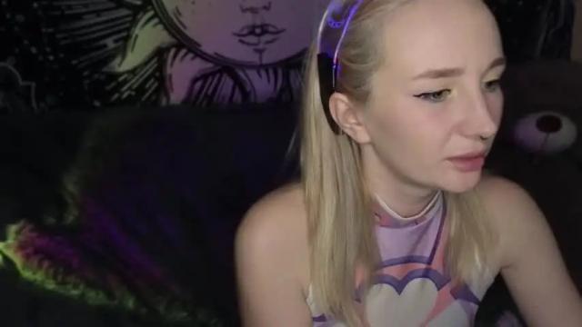 Image 7 of zoe_dooll Stream on Chaturbate on 20 months ago