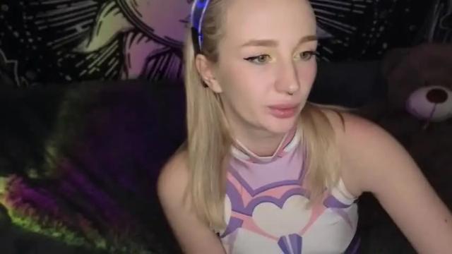 Image 8 of zoe_dooll Stream on Chaturbate on 20 months ago