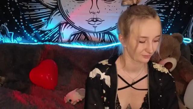 Image 4 of zoe_dooll Stream on Chaturbate on 15 months ago