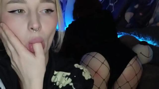 Image 6 of zoe_dooll Stream on Chaturbate on 13 months ago
