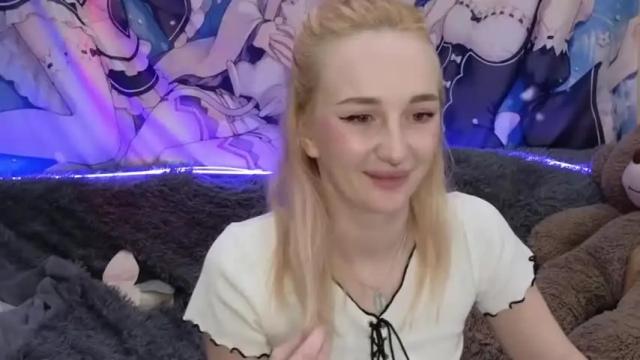 Image 11 of zoe_dooll Stream on Chaturbate on 13 months ago
