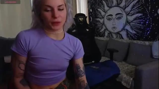 Image 2 of zoe_dooll Stream on Chaturbate on 27 days ago