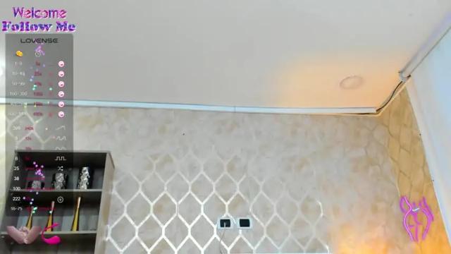 Image 7 of zoe_gomezz Stream on Chaturbate on 17 months ago