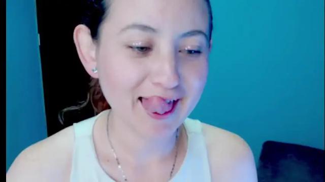 Image 2 of zoe_jones2 Stream on Chaturbate on 1 month ago
