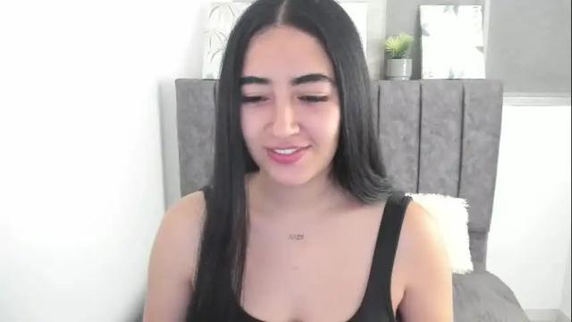 Image 3 of zoe_jones7 Stream on Chaturbate on 29 days ago