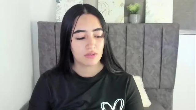 Image 12 of zoe_jones7 Stream on Chaturbate on 21 days ago