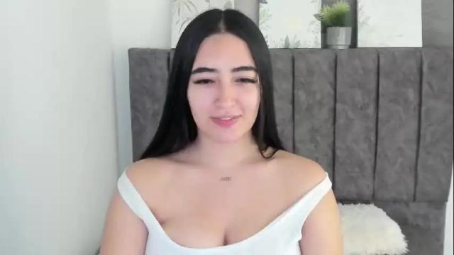 Image 4 of zoe_jones7 Stream on Chaturbate on 18 days ago
