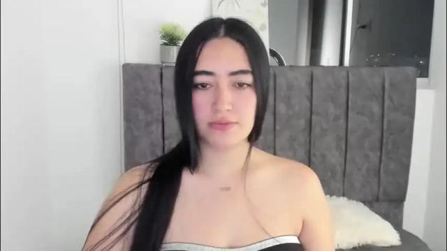 Image 2 of zoe_jones7 Stream on Chaturbate on 2 months ago