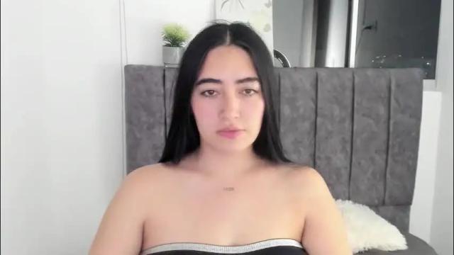 Image 3 of zoe_jones7 Stream on Chaturbate on 2 months ago