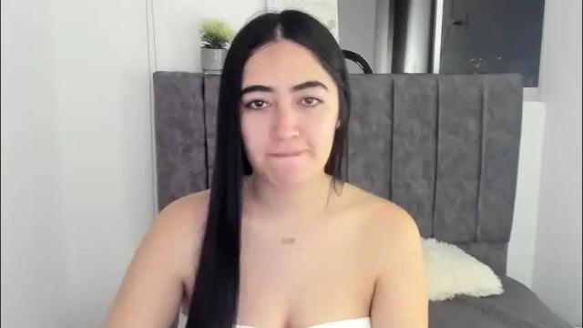 Image 3 of zoe_jones7 Stream on Chaturbate on 2 months ago