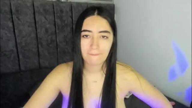 Image 4 of zoe_jones7 Stream on Chaturbate on 3 days ago