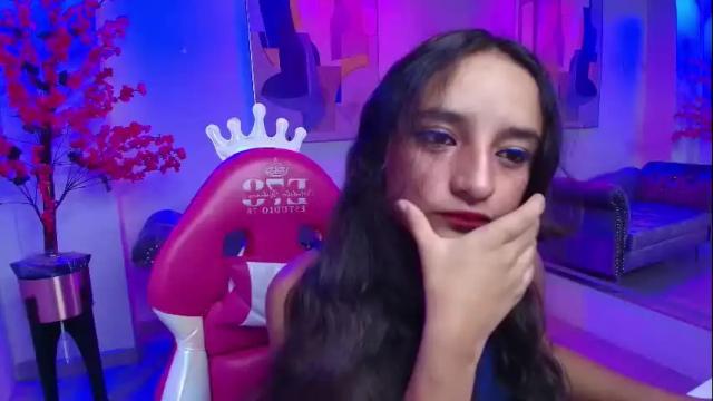 Image 10 of zoe_jonexs_ Stream on Chaturbate on 1 month ago