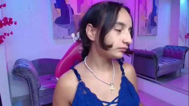 Image 3 of zoe_jonexs_ Stream on Chaturbate on 1 month ago
