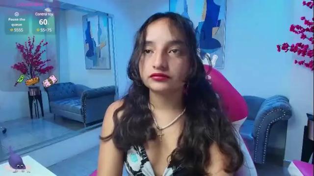 Image 8 of zoe_jonexs_ Stream on Chaturbate on 14 days ago
