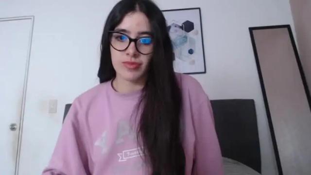 Image 4 of zoe_mill33r Stream on Chaturbate on 12 months ago