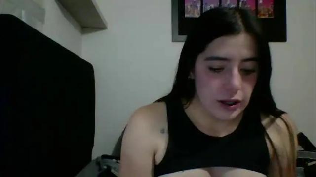 Image 8 of zoe_mill33r Stream on Chaturbate on 1 month ago