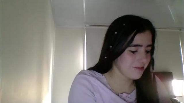 Image 2 of zoe_mill33r Stream on Chaturbate on 1 month ago