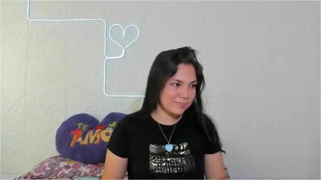 Image 11 of zoe_ringer Stream on Chaturbate on 15 months ago