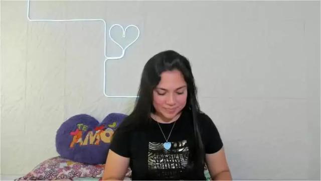 Image 12 of zoe_ringer Stream on Chaturbate on 15 months ago