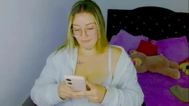 Thumbnail 3, zoe_sexy69's Stream at Chaturbate, 2 months ago