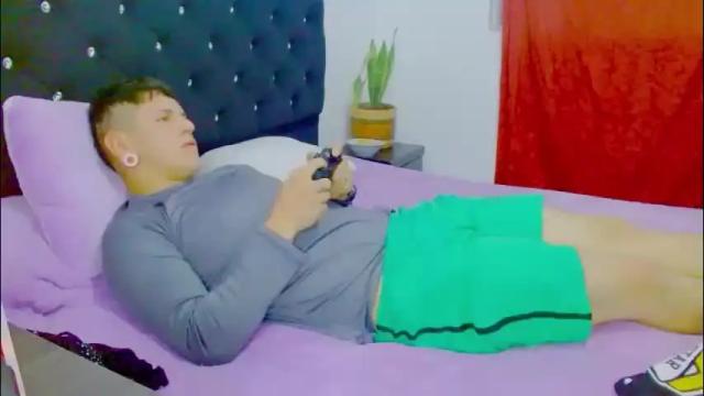 Image 3 of zoe_sexy69 Stream on Chaturbate on 17 hours ago