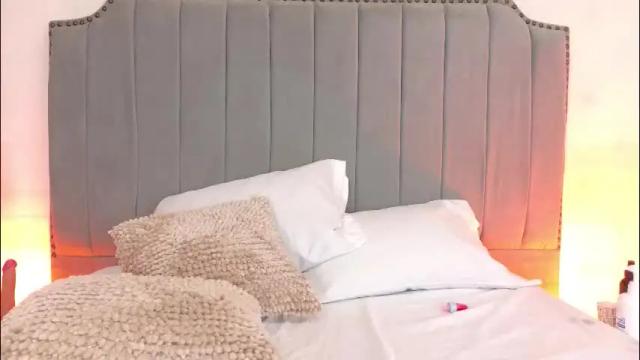 Image 2 of zoe_stargb Stream on Chaturbate on 2 months ago