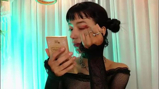 Image 7 of zoe_vixen Stream on Chaturbate on 12 days ago