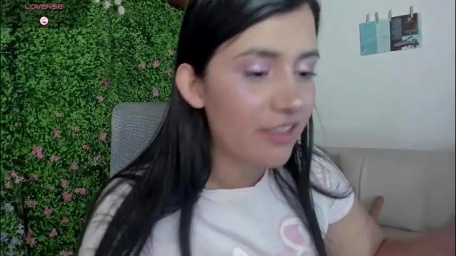 Image 3 of zoe_wattson Stream on Chaturbate on 1 month ago