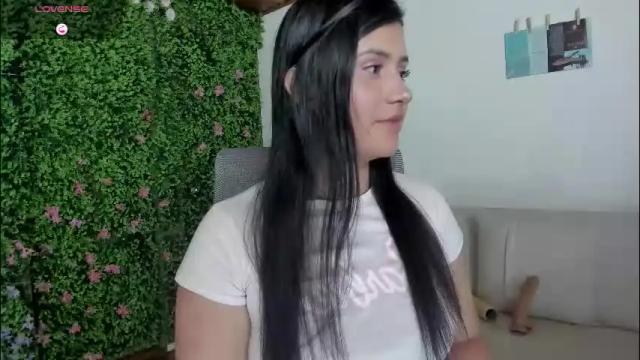 Image 4 of zoe_wattson Stream on Chaturbate on 1 month ago