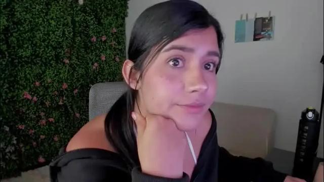 Image 4 of zoe_wattson Stream on Chaturbate on 2 months ago