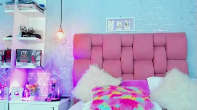 Image 4 of zoebrahamm Stream on Chaturbate on 4 months ago