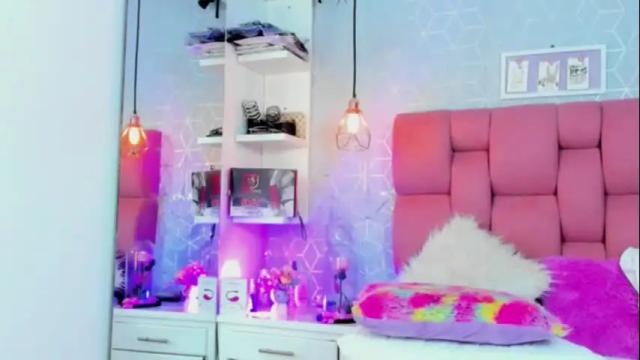 Image 10 of zoebrahamm Stream on Chaturbate on 4 months ago