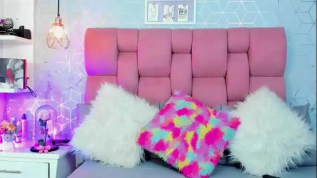 Image 2 of zoebrahamm Stream on Chaturbate on 3 months ago