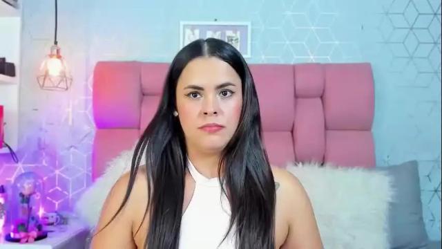 Image 3 of zoebrahamm Stream on Chaturbate on 3 months ago