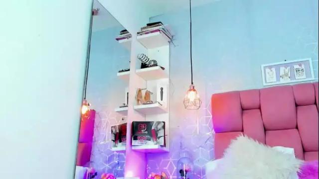 Image 7 of zoebrahamm Stream on Chaturbate on 3 months ago