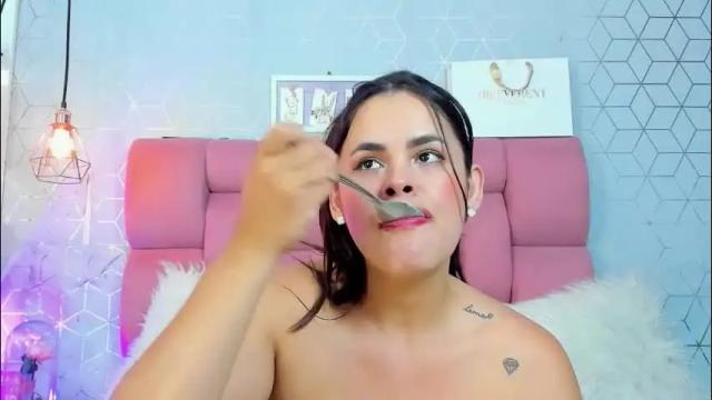 Image 6 of zoebrahamm Stream on Chaturbate on 1 month ago