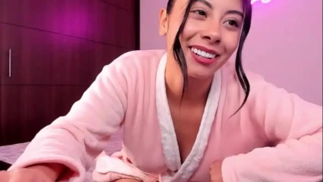 Image 2 of zoecams Stream on Chaturbate on 3 months ago