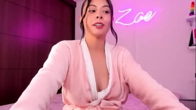 Image 3 of zoecams Stream on Chaturbate on 3 months ago