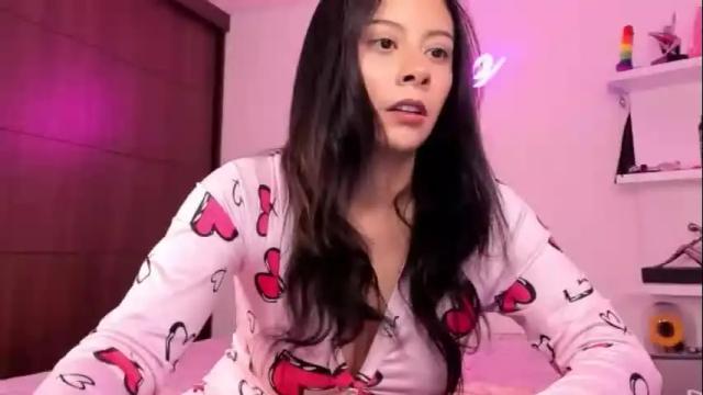 Image 8 of zoecams Stream on Chaturbate on 2 months ago