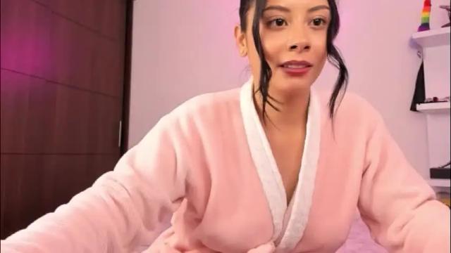 Image 10 of zoecams Stream on Chaturbate on 2 months ago