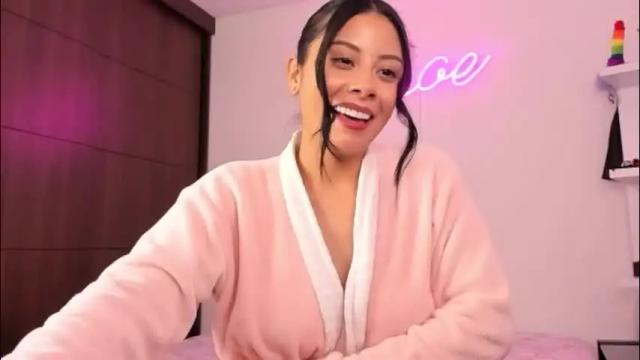 Image 11 of zoecams Stream on Chaturbate on 2 months ago