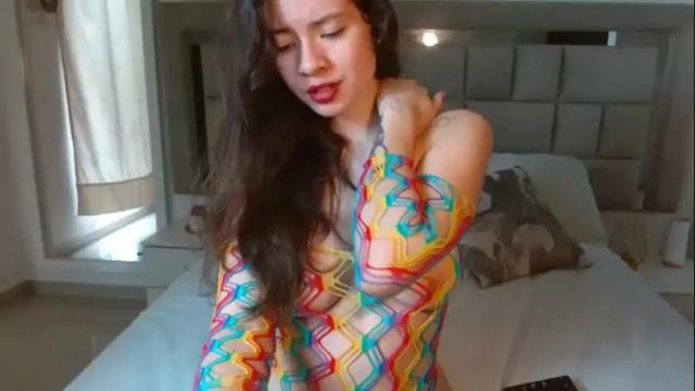 Image 10 of zoecruzz Stream on Chaturbate on 1 month ago