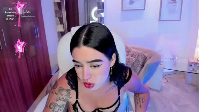 Image 7 of zoee_jackson Stream on Chaturbate on 16 days ago