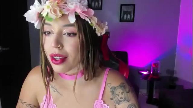 Image 2 of zoee_jackson Stream on Chaturbate on 2 months ago
